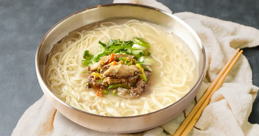 Kal guksu || Noodle Soup, 刀切面, 刀切麵, カルグクス, 칼국수