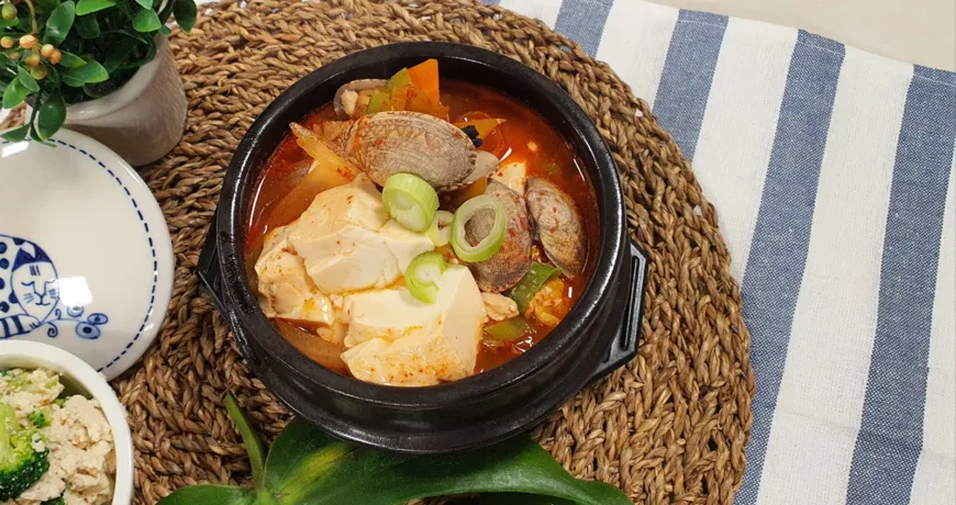 Sundubu jjigae || Soft Tofu Stew, 嫩豆腐锅, 嫩豆腐鍋, スンドゥブチゲ, 순두부찌개