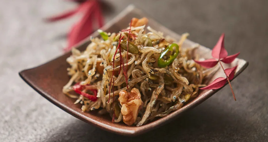 Myeolchi bokkeum || Stir fried Dried Anchovies, 炒鳀鱼, 炒鯷魚乾, カタクチイワシ炒め :: k food.market