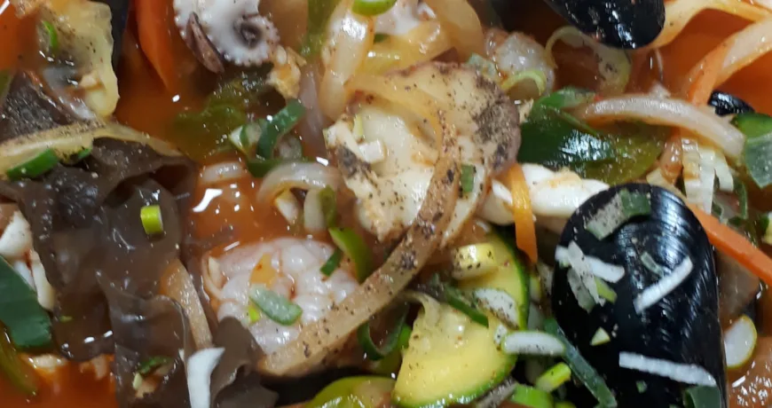 Samsun Jjamppong || Three delicacy Spicy Seafood Noodle Soup