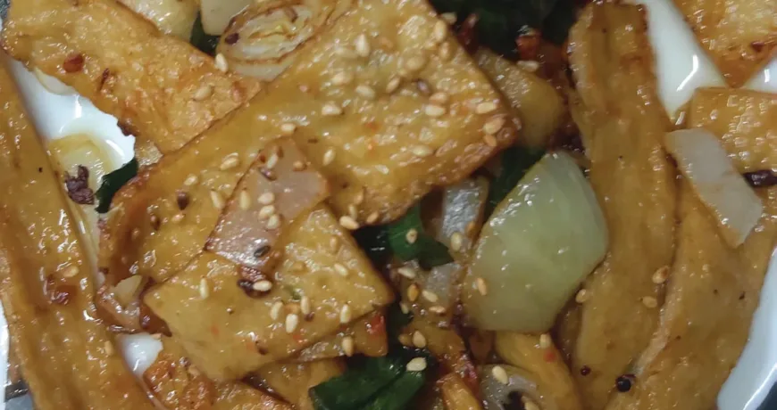 Eomuk bokkeum || Stir fried Fishcake, Spicy Stir fried Fish Cakes, 炒鱼糕, 炒魚糕, 練り物炒め, 어묵볶음 Eomuk bokkeum || Stir fried Fishcake, Spicy Stir fried fish cakes, 어묵볶음