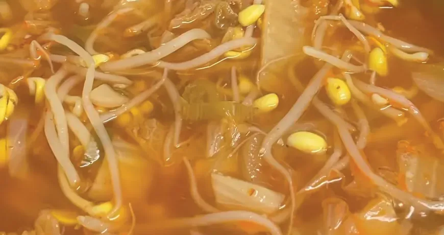 Kimchikongnamulguk || Kimchi and Bean Sprout Soup, 辛奇豆芽汤, 辛奇豆芽湯, キムチと豆もやしスープ, 김치콩나물국 Kimchi Kongnamulguk || Kimchi and Bean Sprout Soup, 辛奇豆芽汤, 辛奇黃豆芽湯, キムチ入り豆もやしスープ, 김치콩나물국