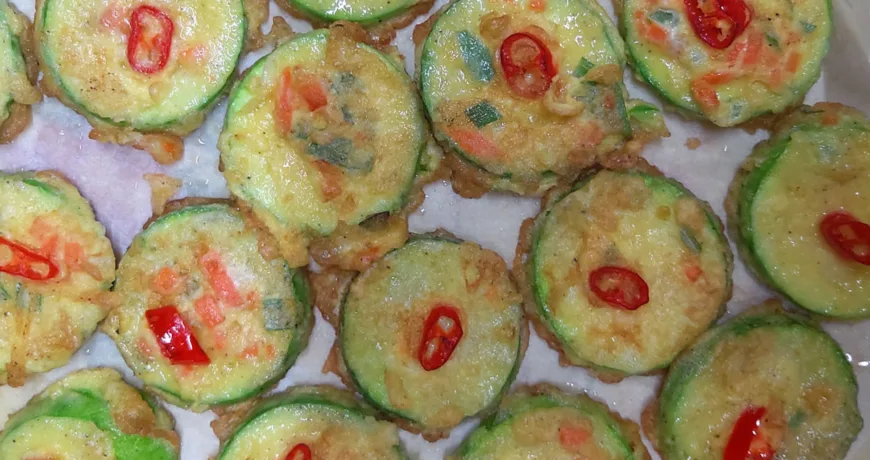 Aehobakjeon || Pan fried Battered Zucchini, 香煎西葫芦, 香煎櫛瓜, ズッキーニのチヂミ, 애호박전 Pan fried Battered Zucchini || 香煎西葫芦, 香煎櫛瓜, ズッキーニのチヂミ, 애호박전