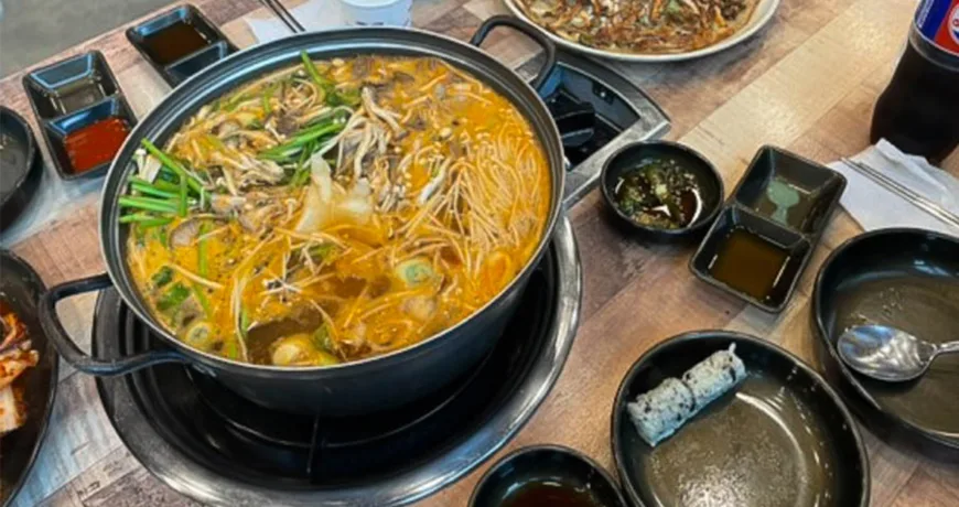 Guksujeongol || Noodle Hot Pot, 面条火锅, 麵條火鍋, 麺の寄せ鍋, 국수전골 Guksujeongol || Noodle Hot Pot, 面条火锅, 麵條火鍋, 麺の寄せ鍋, 국수전골