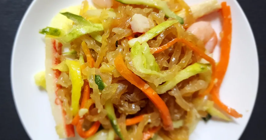 Haeparinaengchae || Chilled Jellyfish Salad, 凉拌海蜇, 涼拌海蜇, クラゲの冷菜, 해파리냉채 Haeparinaengchae || Chilled Jellyfish Salad, 凉拌海蜇, 涼拌海蜇, クラゲの冷菜, 해파리냉채