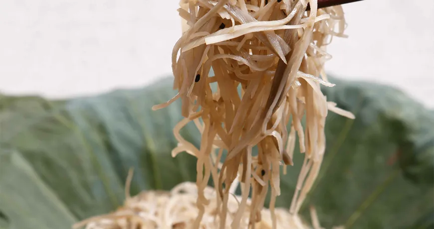 Ueongjapchae || Stir-fried Glass Noodles and Vegetables with Burdock Root