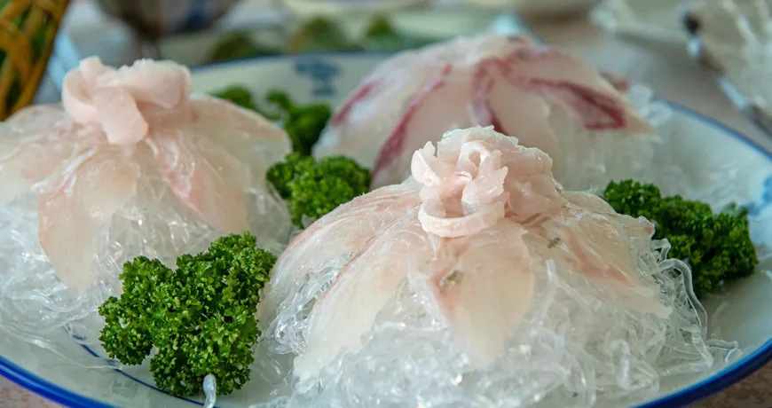 Gwangeohoe || Sliced Raw Flatfish, 左口鱼生鱼片, 左口魚生魚片, ヒラメの刺身, 광어회