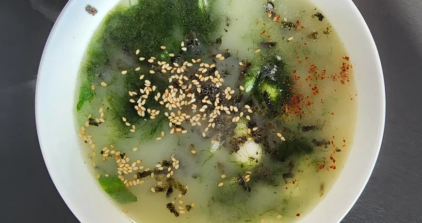 Maesaengitteokguk || Seaweed Fulvescens Rice Cake Soup, 海藻年糕汤