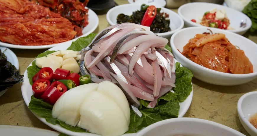 Jeoneohoe || Sliced Raw Gizzard Shad, 斑鰶生鱼片, 斑鰶生魚片, コノシロの刺身, 전어회
