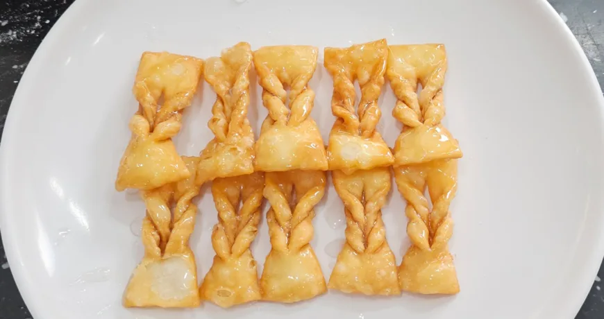 Maejakgwa || Fried Twist, 梅雀果, 梅雀菓, 매작과