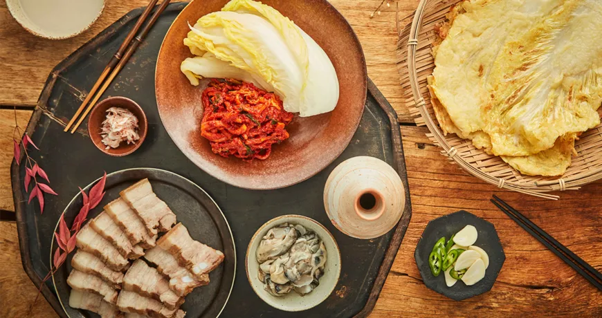 Bossam || Kimchi Wraps with Pork, 菜包肉, ポサム, 보쌈 :: k food.market