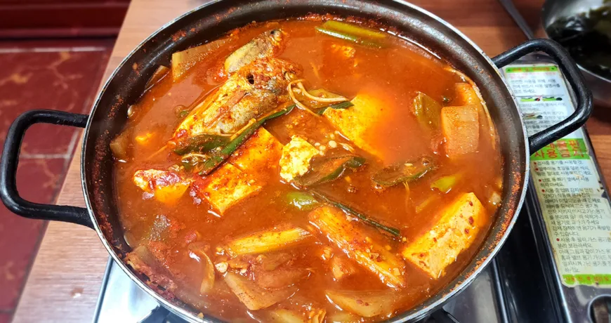 Jogimaeuntang || Spicy Yellow Croaker Stew, 鲜辣黄花鱼汤, イシモチの辛味スープ, 조기매운탕 :: k food.market
