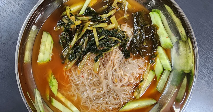 Yeolmunaengmyeon || Buckwheat Noodles with YoungSummer Radish Kimchi :: k food.market