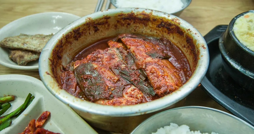 Galchijorim || Braised Cutlassfish, Braised Beltfish, 辣炖带鱼, 辣燉帶魚, 太刀魚の煮付け, 갈치조림 Galchijorim || Braised Cutlassfish, Braised Beltfish, 辣炖带鱼, 辣燉帶魚, 太刀魚の煮付け, 갈치조림 :: k food.market