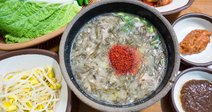 Momguk || Gulfweed Soup, 몸국 Momguk || Gulfweed Soup, 몸국 :: k food.market