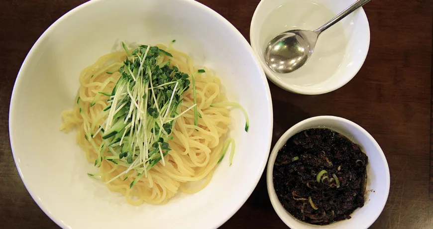 Jjajangmyeon || Black Bean Sauce Noodles, 짜장면 :: k food.market