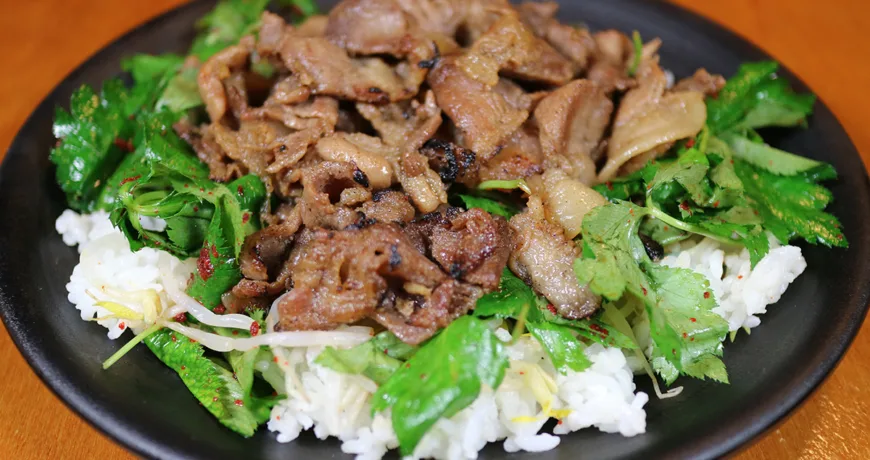 Bulgogideopbap || Bulgogi with Rice, 烤牛肉盖饭, 烤牛肉蓋飯, プルゴギ丼 醤, 불고기덮밥 Bulgogideopbap || Bulgogi with Rice, 烤牛肉盖饭, 烤牛肉蓋飯, プルゴギ丼 醤, 불고기덮밥 :: k food.market