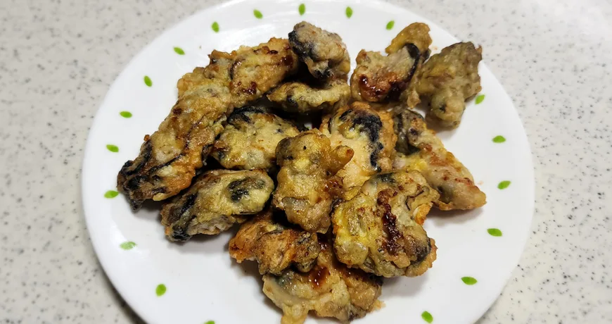 Guljeon || Pan fried Battered Oyster, 香煎牡蛎, 香煎牡蠣, カキのチヂミ, 굴전 Guljeon || Pan fried Battered Oyster, 香煎牡蛎, 香煎牡蠣, カキのチヂミ, 굴전 :: k food.market