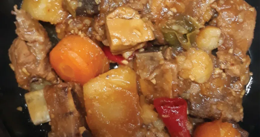 Galbijjim || Braised Short Ribs, 炖牛排骨, 燉牛排骨, カルビの蒸し物, 갈비찜