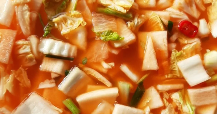 Nabakkimchi || Water Kimchi, 萝卜片水辛奇, 蘿蔔片水辛奇, 大根と白菜の水キムチ, 나박김치