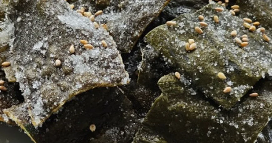 Dasima ttuggak || Fried kelp, 다시마튀각