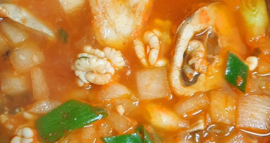 Daegumaeuntang || Spicy Codfish Stew, 鲜辣鳕鱼汤, 鮮辣鱈魚湯, たらの辛味スープ, 대구매운탕 Daegumaeuntang || Spicy Codfish Stew, 鲜辣鳕鱼汤, 鮮辣鱈魚湯, たらの辛味スープ, 대구매운탕