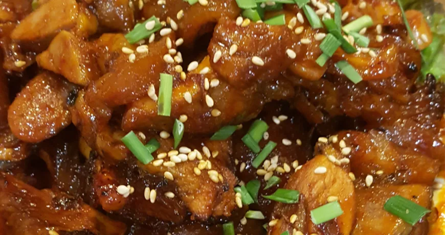 Maeunjokbal || Spicy Braised Pigs' Feet, 香辣猪蹄, 辛味豚足, 매운족발
