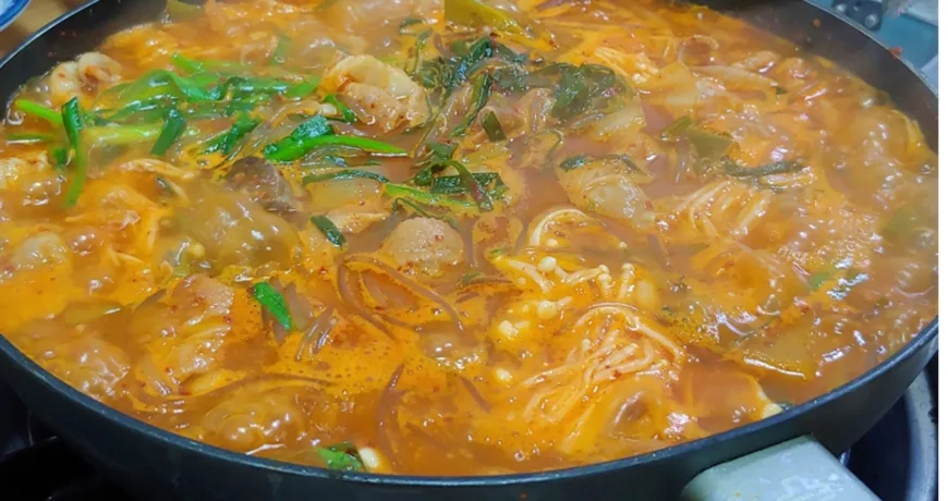 Gopchangjeongol || Beef Tripe Hot Pot, 肥肠火锅, 肥腸火鍋, コプチャンの寄せ鍋