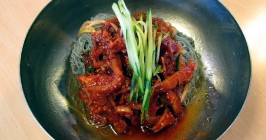 Hamheungnaengmyeon || Hamheung Cold Buckwheat Noodles, 咸兴冷面, 咸興冷面, ハムフン冷麺, 함흥냉면 Hamheungnaengmyeon || Hamheung Cold Buckwheat Noodles, 咸兴冷面, 함흥냉면