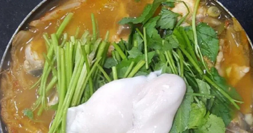 Bokmaeuntang || Spicy Puffer Fish Stew, 鲜辣, 鮮辣河豚湯, ふぐの辛味スープ, 복매운탕 Bokmaeuntang || Spicy Puffer Fish Stew, 鲜辣, 鮮辣河豚湯, ふぐの辛味スープ, 복매운탕