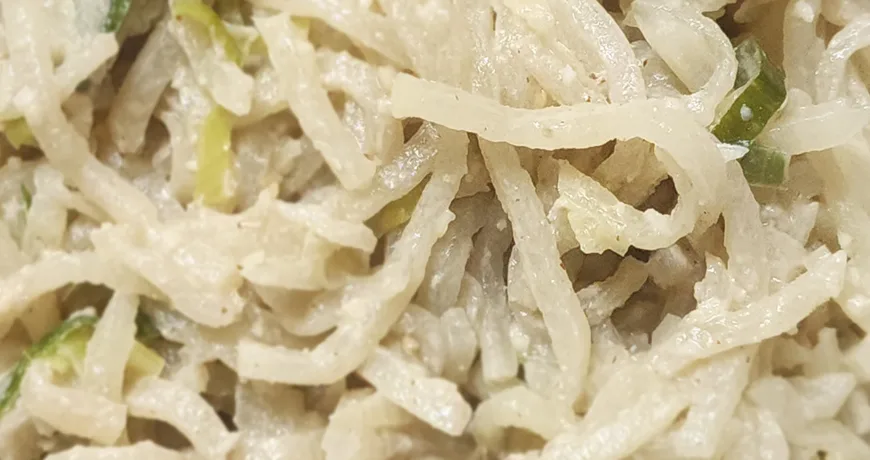 Munamul || Radish Salad, 凉拌萝卜丝, 涼拌蘿蔔絲, 大根のナムル, 무나물 Munamul || Radish Salad, 凉拌萝卜丝, 涼拌蘿蔔絲, 大根のナムル, 무나물