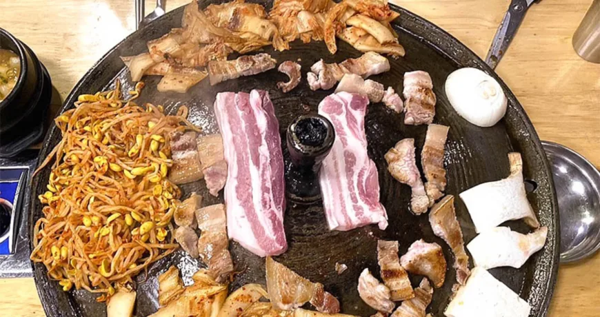 Sotttukkeongsamgyeopsal || Caldron Lid grilled Pork Belly, 锅盖烤五花肉