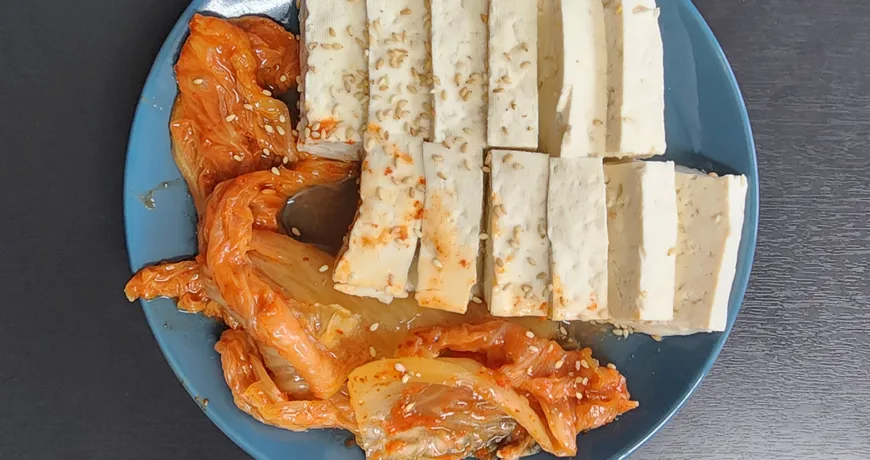 Dubukimchi || Bean Curd with Stir fried Kimchi, 炒辛奇豆腐, 炒辛奇豆腐, 豆腐キムチ
