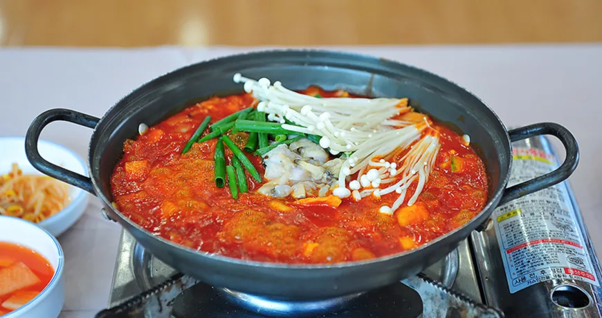 Gochujangjjigae || Red Chilli Paste Stew, 辣椒酱锅, 辣椒醬鍋, コチュジャンチゲ, 고추장찌개 Gochujangjjigae || Red Chilli Paste Stew, 辣椒酱锅, 辣椒醬鍋, コチュジャンチゲ, 고추장찌개 :: k food.market