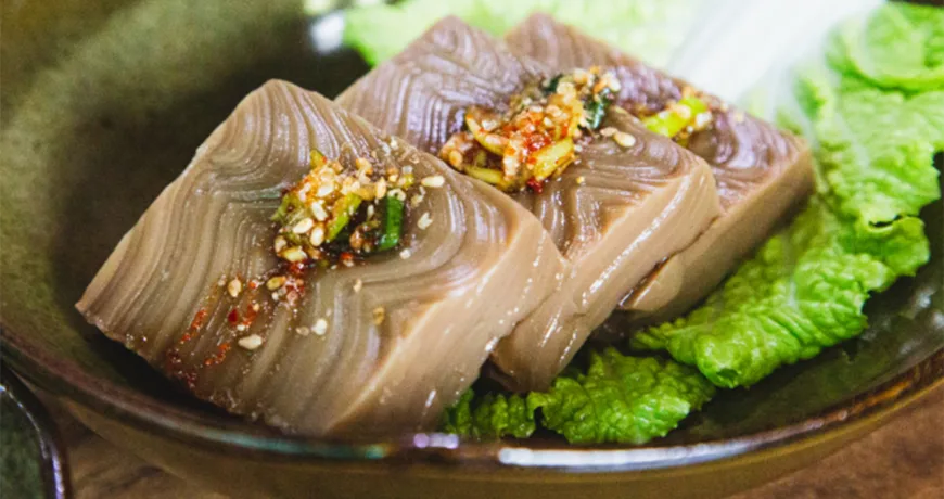 Memilmungmuchim || Buckwheat Jelly Salad, 荞麦凉粉, 蕎麥涼粉, そば粉こんにゃくの和え物, 메밀묵무침 :: k food.market