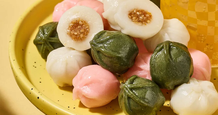 Kkultteok || Rice Cake with Honey Filling, 꿀떡 :: k food.market