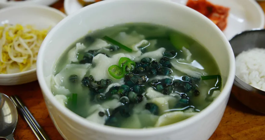 Daseulgisujebi || Hand Pulled Dough Soup with Marsh Snail, 다슬기수제비 Daseulgisujebi || Hand Pulled Dough Soup with Marsh Snail, 다슬기수제비 :: k food.market