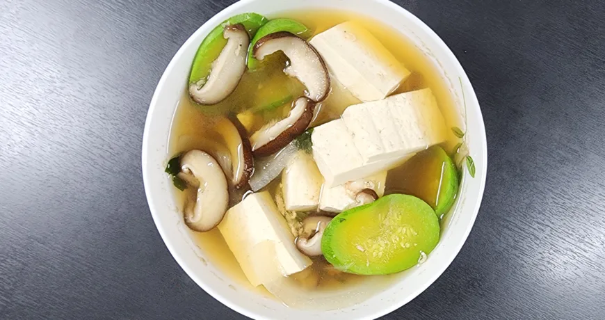 Dubusaeujeotguk || Bean Curd and Salted Shrimp Soup, 豆腐虾酱汤, 豆腐蝦醬湯, 豆腐とアミの塩辛スープ, 두부새우젓국 Dubusaeujeotguk || Bean Curd and Salted Shrimp Soup, 豆腐とアミの塩辛スープ :: k food.market