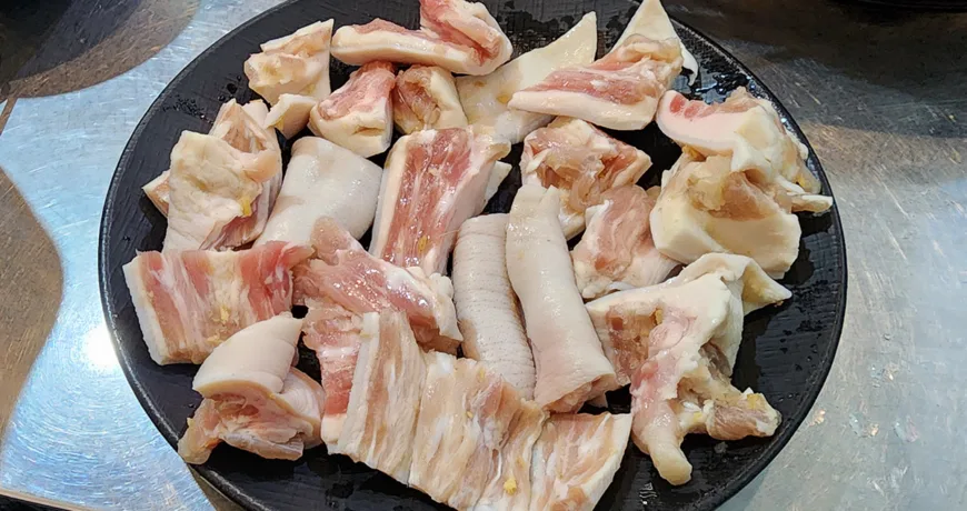 Kkobulsal || Pork Belly, 꼬불살 :: k food.market