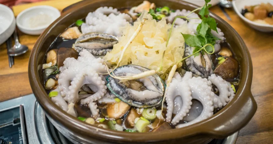 Haecheontang || A Luxurious Seafood and Chicken Hot Pot, 해천탕