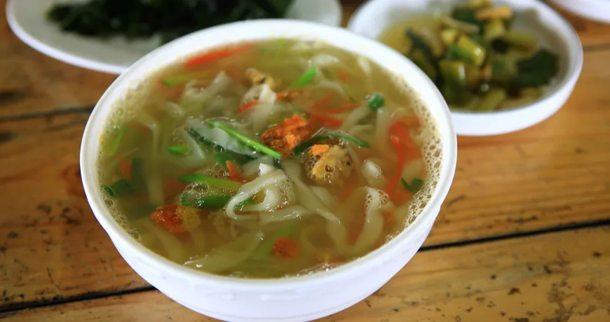 Meongge Kalguksu || A Detailed Look at Sea Pineapple Knife Cut Noodle Soup, 멍게칼국수