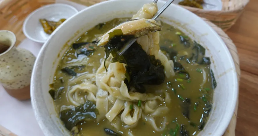 Jeonbok Kalguksu || Abalone Noodle Soup, 전복칼국수 :: k food.market