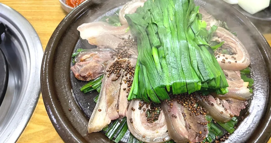 Yeomso Suyuk || Boiled Goat Meat, 염소수육 Yeomso Suyuk || Boiled Goat Meat, 염소수육 :: k food.market