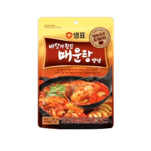 Sempio Spicy Seafood Stew Sauce (Hometown Restaurant Style) 140g pouch with serving suggestion.
